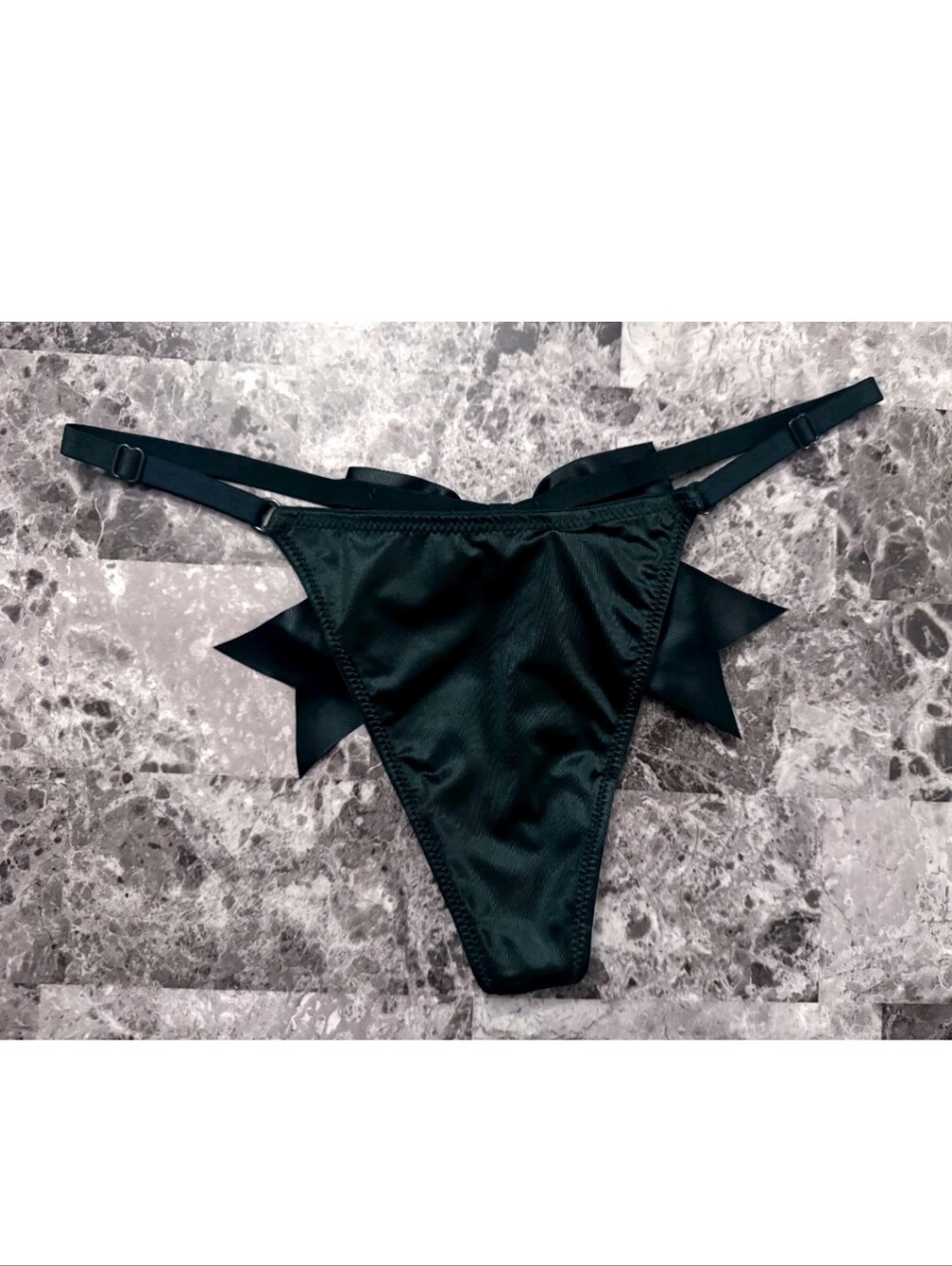 Victoria's Secret Very Sexy Black Shine Bow V-string Panty GREEN BLING! MEDIUM